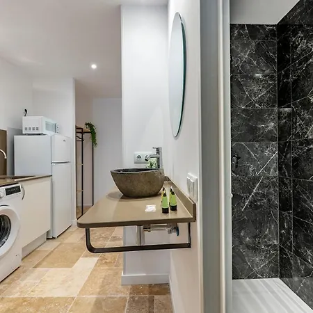 Stone Wall En Barri Port Maritim Apartment