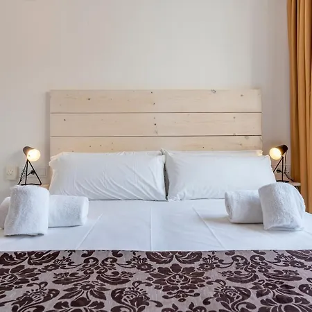 Apartment Stone Wall En Barri Port Maritim
