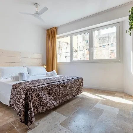 Apartment Stone Wall En Barri Port Maritim